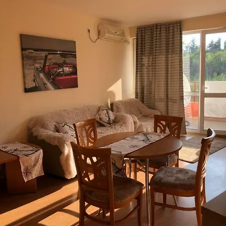 Apartment In Riviera Beach Ravda